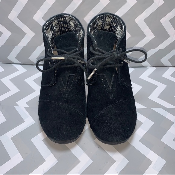 8W TOMS Kala Black Wedge Bootie Heels